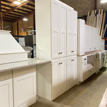 14 Piece Set of White Kitchen Cabinets with Recessed Panel Doors