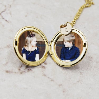 Personalized Locket with Photos, Gold Flower Necklace, Gift for Mother, Initial Necklace, Custom Photo Jewelry 