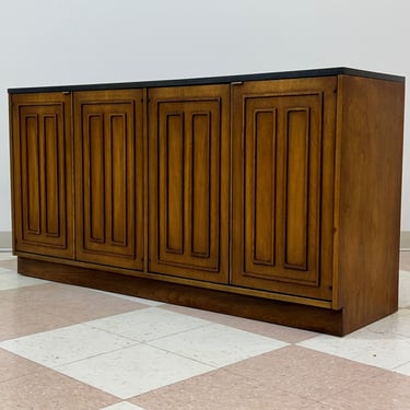 Broyhill Sculptra Mid-Century Modern Credenza / Buffet / TV Stand With Slate Top 