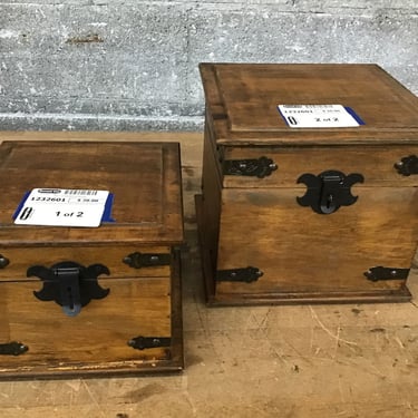 Pair of Attractive Boxes (Seattle)