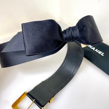 1980's Chanel Bow Belt