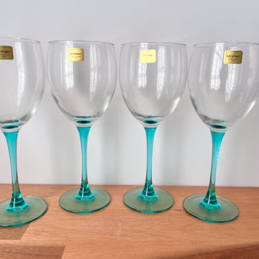 1990s Green Stemmed French Wine Glasses.  Vintage Set of Luminarc Turquoise Stemmed Glasses. 
