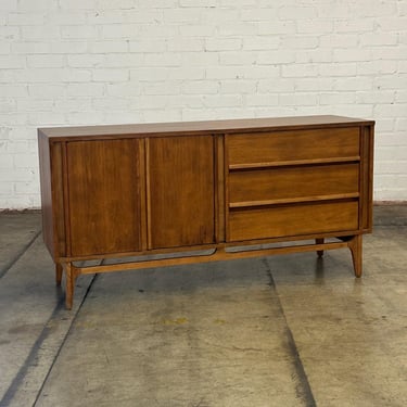 Vintage Credenza in Walnut 