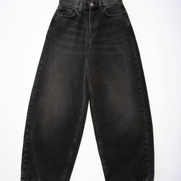 Roomy Jean in Sanded Black