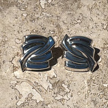 Vintage Mexico Sterling Silver Post Earrings with Flowing Design 