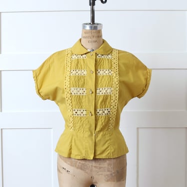 vintage 1950s cute cotton blouse • goldenrod yellow short sleeve eyelet lace blouse 