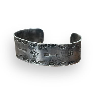Vintage Early 1900s INGOT Silver DINÉ (Navajo) Bracelet / Cuff ~ Old Pawn ~ Whirling Log ~ 1910s / 1920s ~ Arrows 