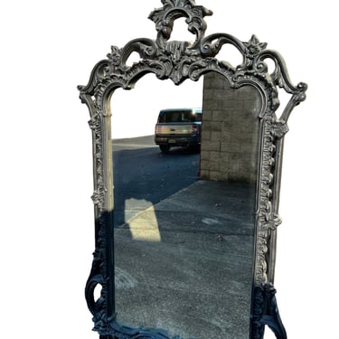 Pretty vintage Carolina mirror company mirror with great details 