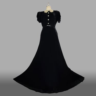1930s Velvet Gown / Black Silk Velvet Dress with Cream Lace Collar / 1930s Evening Dress / Silk Velvet Dress / Size Small Medium 