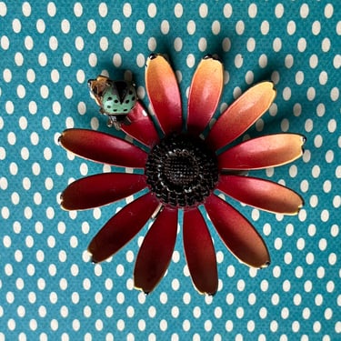 vintage daisy brooch 1960s mod enamel flower and ladybug pin 