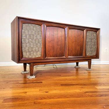 Mid Century RCA Victor Stereo Console 