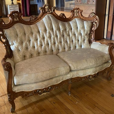 Queen Ann Style Loveseat w Ornate Carved Wood Accents