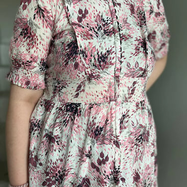 1940s Lounge Dress Floral Print on White Pink and Grey Details Zip Front 38 Bust Vintage 