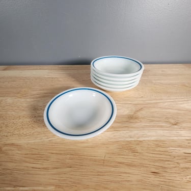 One Pyrex 706 22 Bowl Multiples Available 