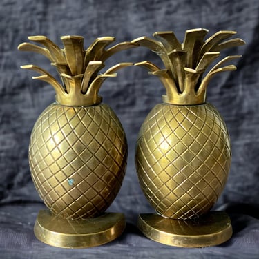 Pair of 9" vintage brass pineapple bookends for home office bookshelf accents. Gift for book lovers. 
