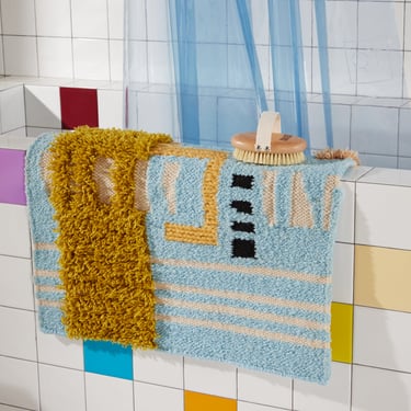 The Color-Obsessed Set in Atlantic