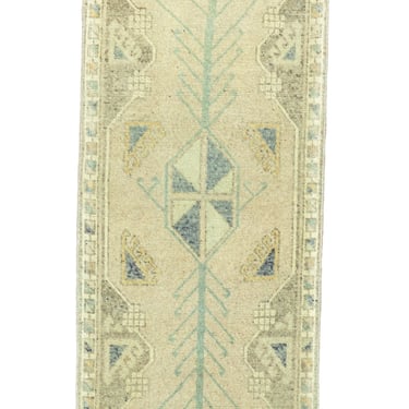 Vintage Turkish Mini Rug No. 656 | 1'8 x 3'10