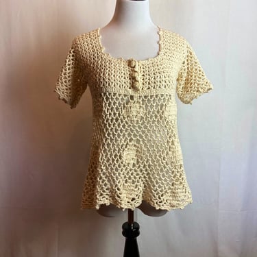 1960’s crocheted boho hippie babydoll top Lacy cotton sheer nubby crochet empire tunic fishnet cream beige 60’s70s true vintage size med 