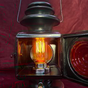 Illuminated Model T Ford Victor Lamp 