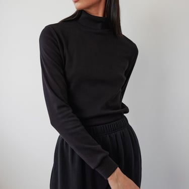 Easy Turtleneck in Black