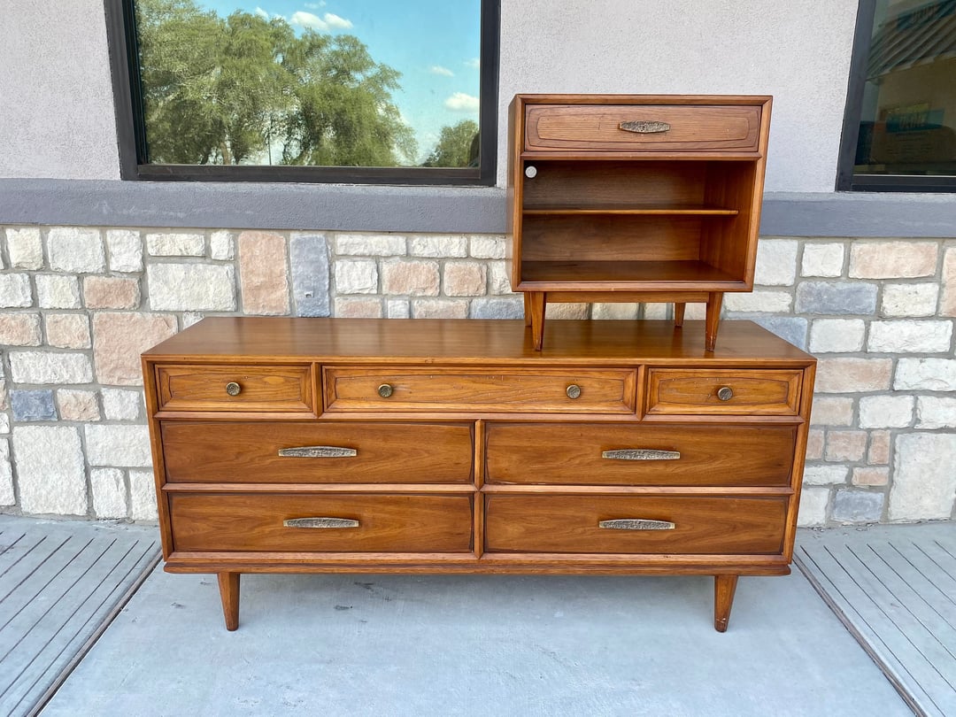 Mid Century Modern Walnut Dresser and Nightstand Set by Heritage ...