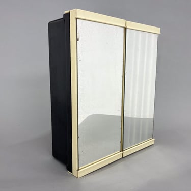 1960's Plastic Bathroom Wall Cabinet with Mirror / Medicine Cabinet / Vintage Cabinet / Bathroom Furniture 