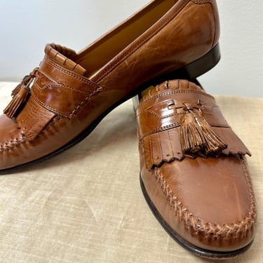 90’s brown leather loafers~ fringed tassels ~ 1990 nice quality Men’s vintage Oxford shoes / preppy style~ size US 8.5 