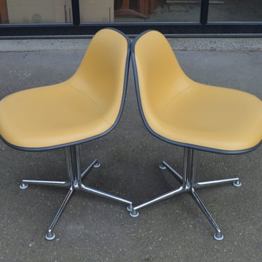Pair of Herman Miller Cream Fiberglass La Fonda Chairs w/ Butter Yellow Seats