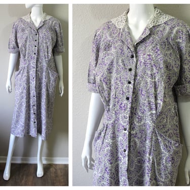 Vintage 1950s Modern Classic Purple White Paisley Pocketed Cotton Day Dress Lace Collar // Chest up to 44 inches Volup 