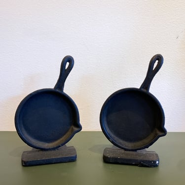 Vintage Cast Iron Skillet Bookends