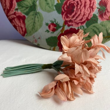 Vintage millinery flowers~ Floral adornment sewing hats hair decor antique silk flowers assorted styles 20’s 30’s 40’s 50’s 60’s pale pink 