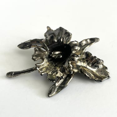 1940s Vintage Pewter Brooch, Flower Brooch, Flower Pin, Silver Pin, Floral Jewelry, Floral Brooch, Floral Pin, 1940s 3D Floral Pin, 