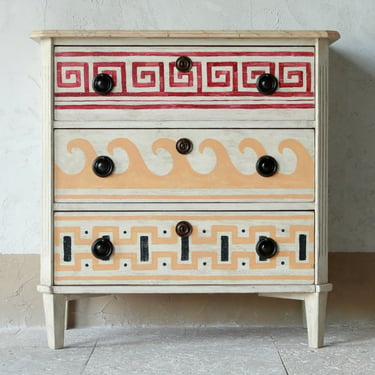 Single Gusto Painted Villa Kerylos Chest