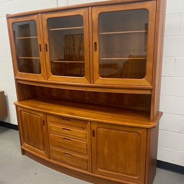 Mid Century Danish Modern Teak Buffet Hutch Display China Cabinet Bow Front 