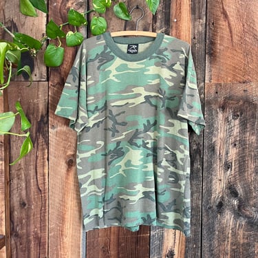 Vintage 90s Camo Single Stitched Nicely Worn T Shirt Size XL 