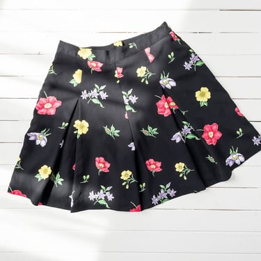 high waisted shorts | 90s y2k vintage Nygård Collection cottagecore black floral silky flowy short wide leg tap shorts 
