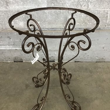 Curvy Metal Side Table (Seattle)