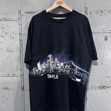 1990s XXL Seattle souvenir wrap around space needle skyline graphic t shirt 