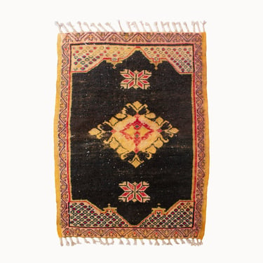 Vintage Moroccan Taznakht Rug | 3'4" x 4'11"
