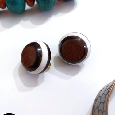 Chic & Interesting Vintage Wood White Black Resin Round Earrings 