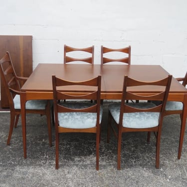 Lane Mid Century Modern Set of Dining Table Six Chairs and a Leaf 5073
