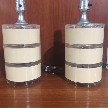 Vintage 1980s Post Modern Pair of Stacked Lucite Lamps from Optique 