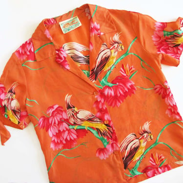 Vintage 70s Tropical Bird Print Womens Blouse S - 1970s Orange Pink Cockatoo Rayon Short Sleeve Button Up - Tiki Vacation Shirt 