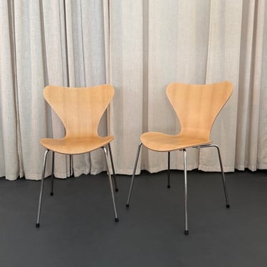 Pair Of Arne Jacobsen For Fritz Hansen Bleached Ash Series 7 Chairs
