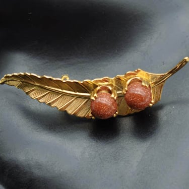 60's copper goldstone gold plate leaf pin, handsome sparkly curved leaf mid-century brooch 