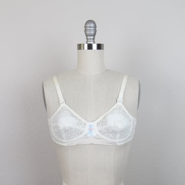 vintage 1940s 1950s bullet bra concial white lace lingerie size 32A 