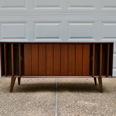 Mid Century Louvered Zenith record player console 