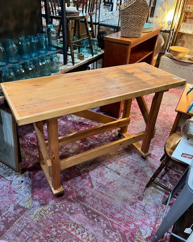 Work bench on wheels. 56” x21” x 34.5” 