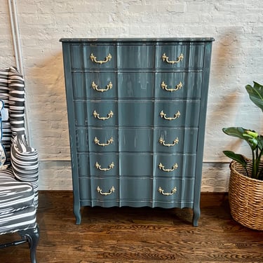 AVAILABLE: Gray Lacquered Traditional Chest 