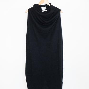 Shoulder Dress in Black